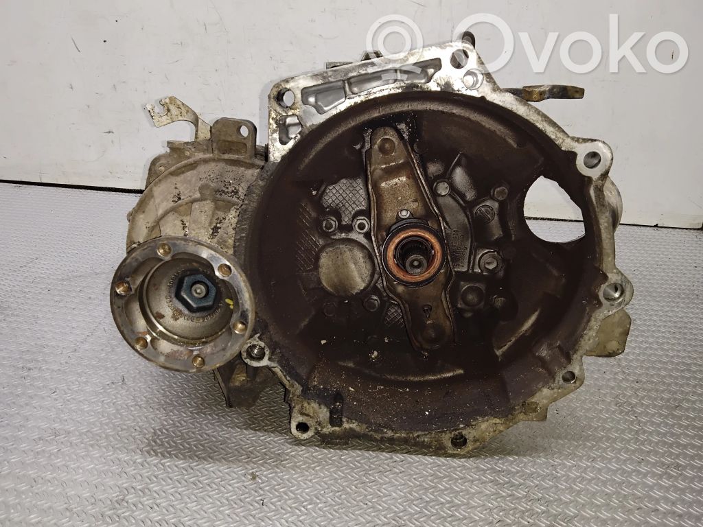 Volkswagen Caddy Boîte de vitesses manuelle à 5 vitesses