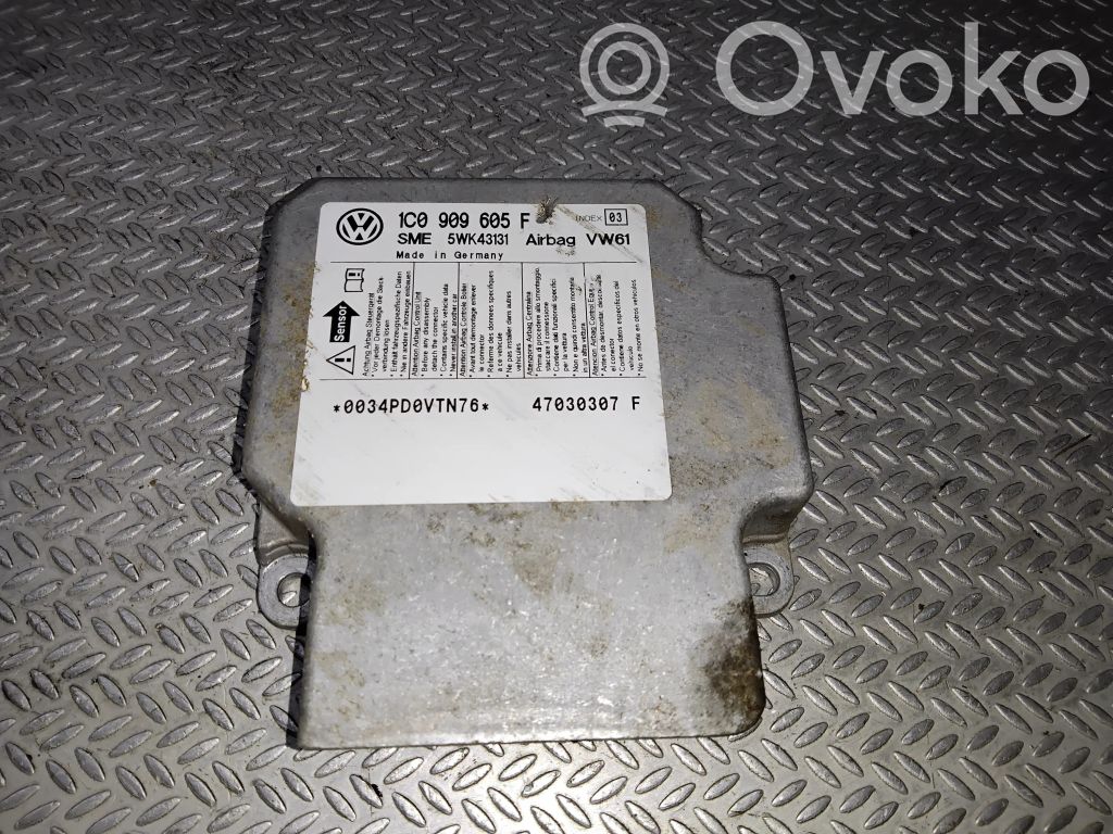 Turvatyynyn ohjainlaite/moduuli   1C0909605F,5WK43131