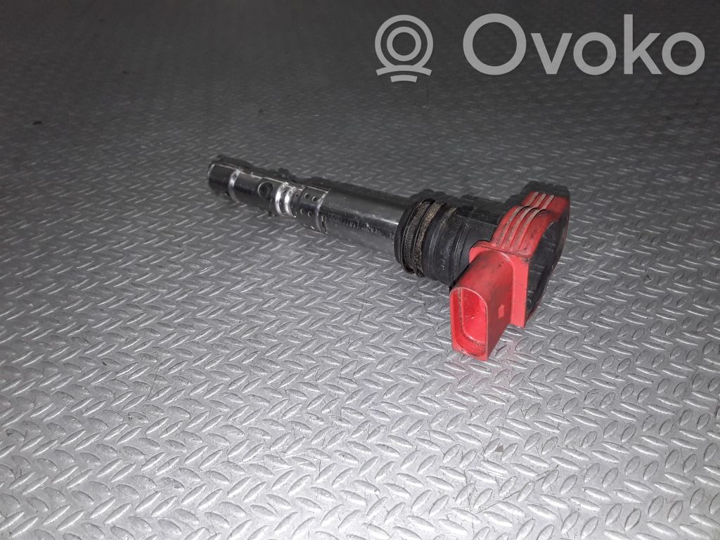 Audi A4 S4 B6 8E 8H Cewka zapłonowa wysokiego napięcia 