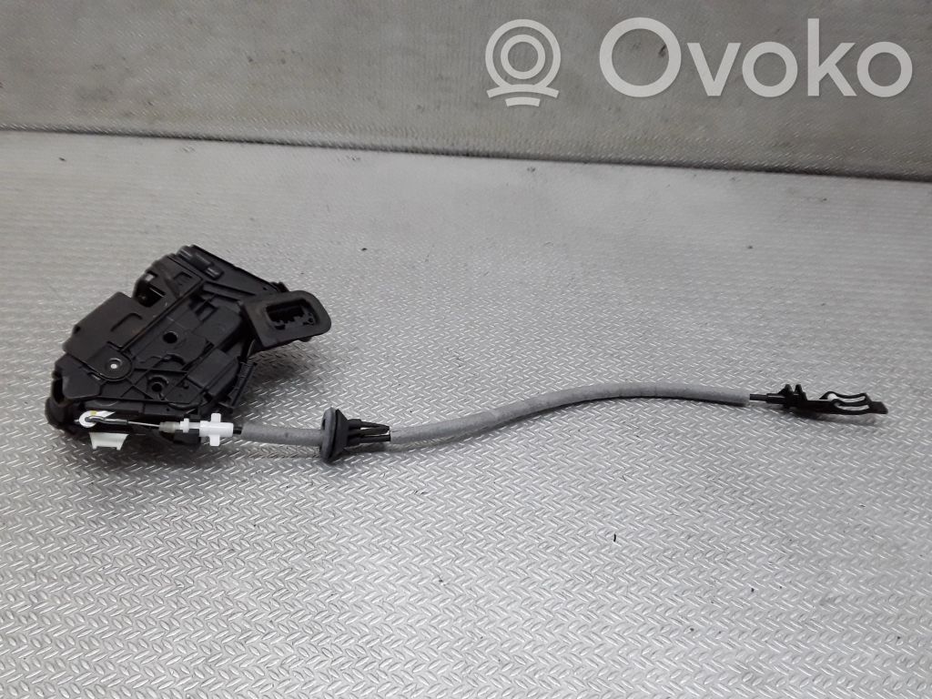Volkswagen PASSAT B8 Serratura portiera anteriore 