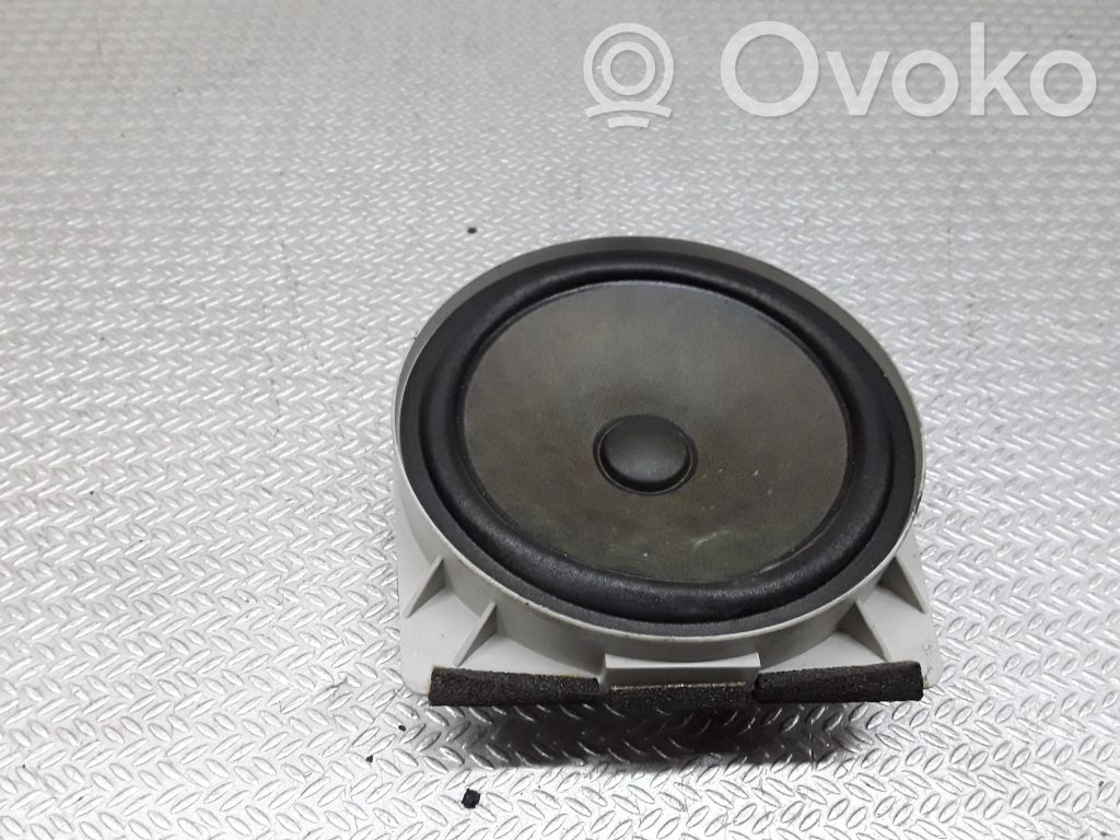 Honda CR-V Front door speaker 
