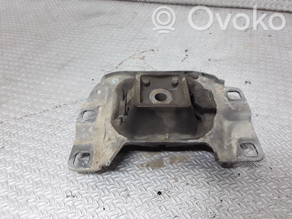 Ford Focus Engine mount bracket 
