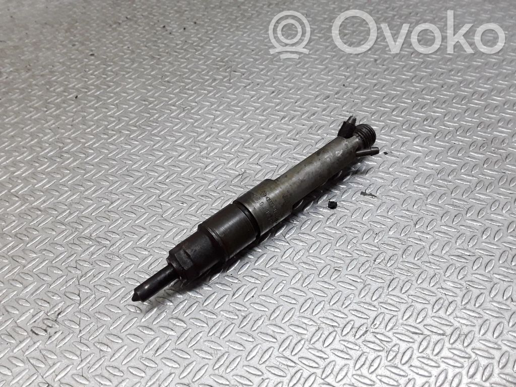 Volkswagen PASSAT B5 Inyector de combustible 
