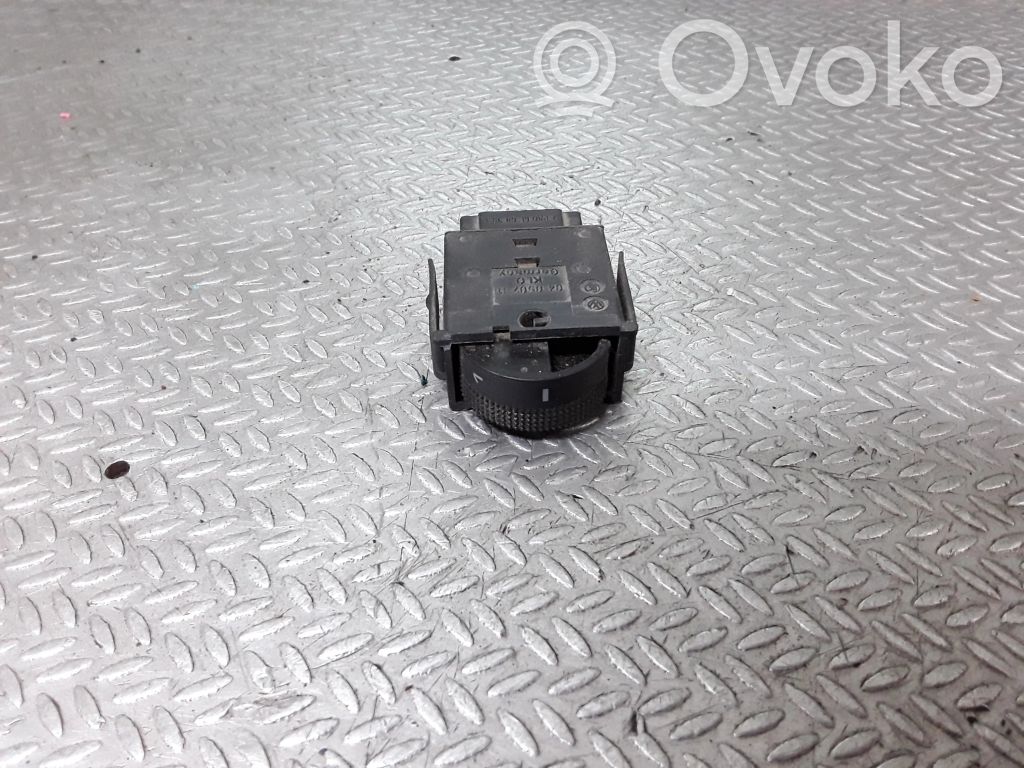 Volkswagen PASSAT B4 Headlight level height control switch 