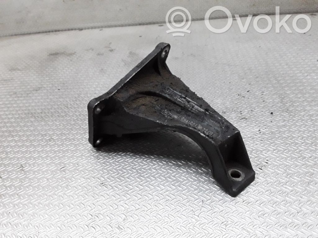 BMW 3 E46 Engine mounting bracket 