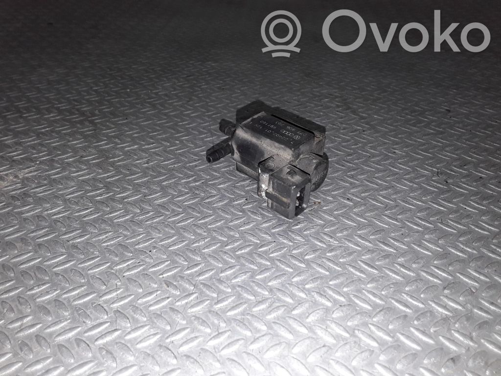 Audi A8 S8 D2 4D Vacuum valve 