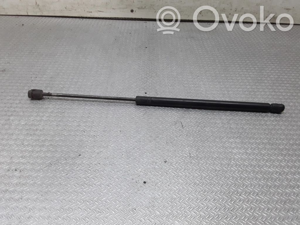 Opel Corsa B Amortiguador/puntal del maletero/compartimento de carga 