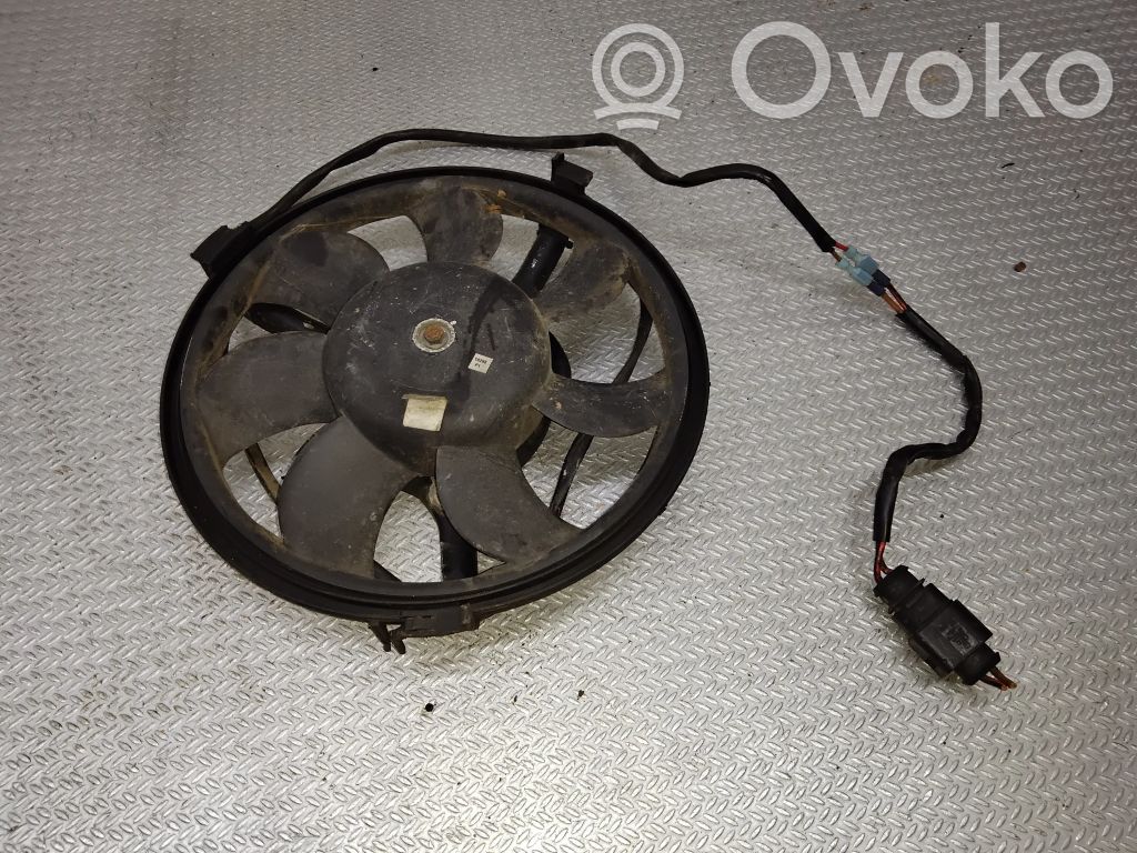 Volkswagen PASSAT B5.5 Ventilator electric răcire radiator 