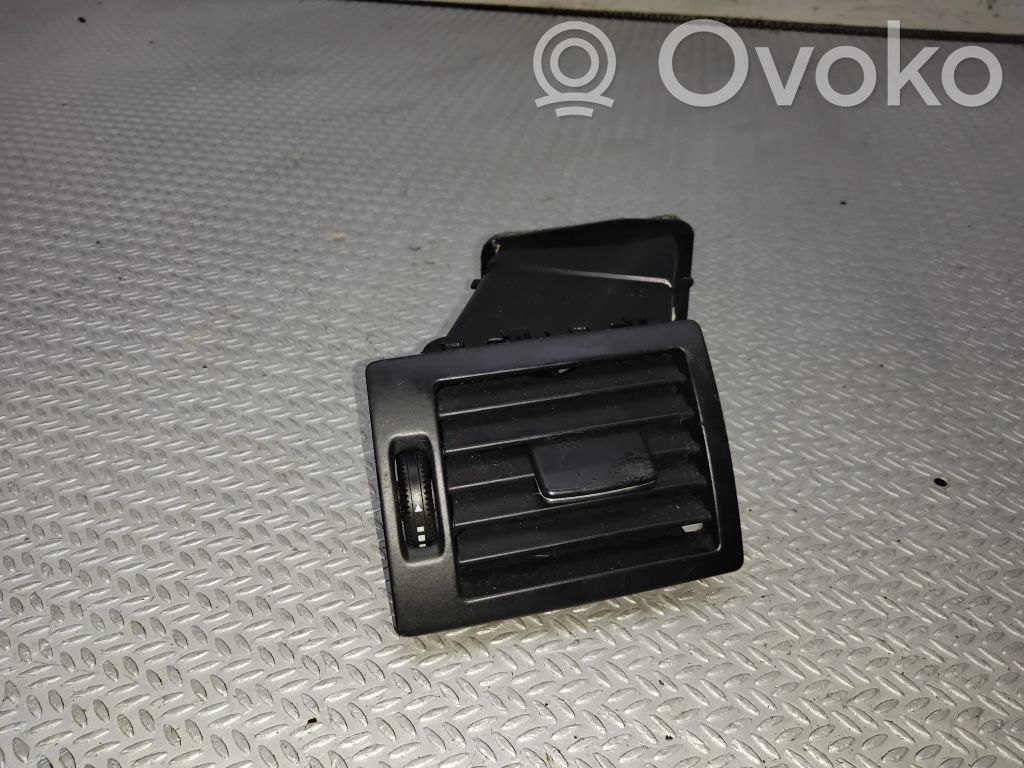 Mercedes-Benz A W169 Copertura griglia di ventilazione laterale cruscotto 