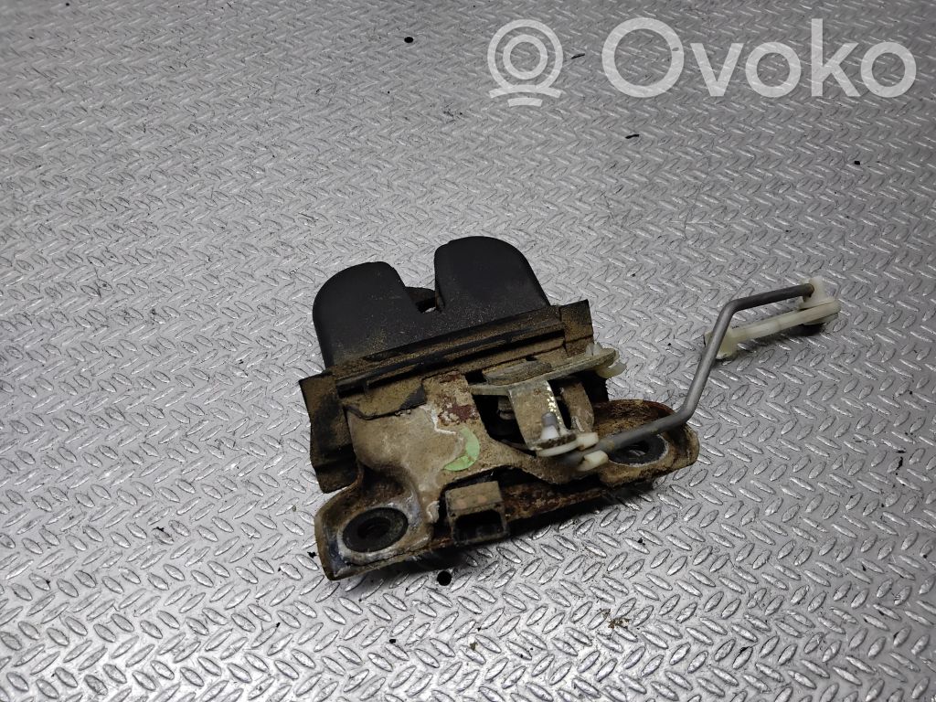 Bagažinės spyna   8L0827520C