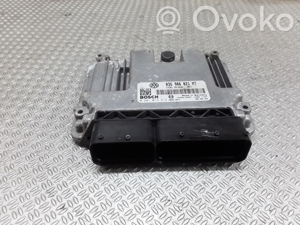 Volkswagen PASSAT B6 Engine control unit/module 