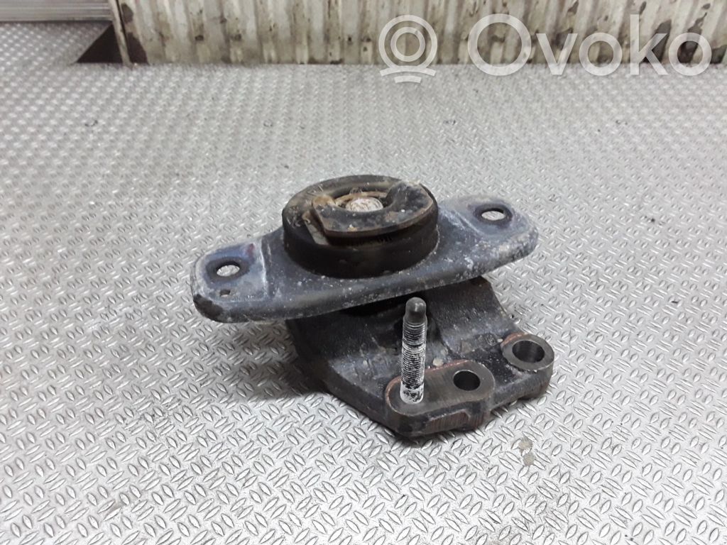 Engine mount bracket