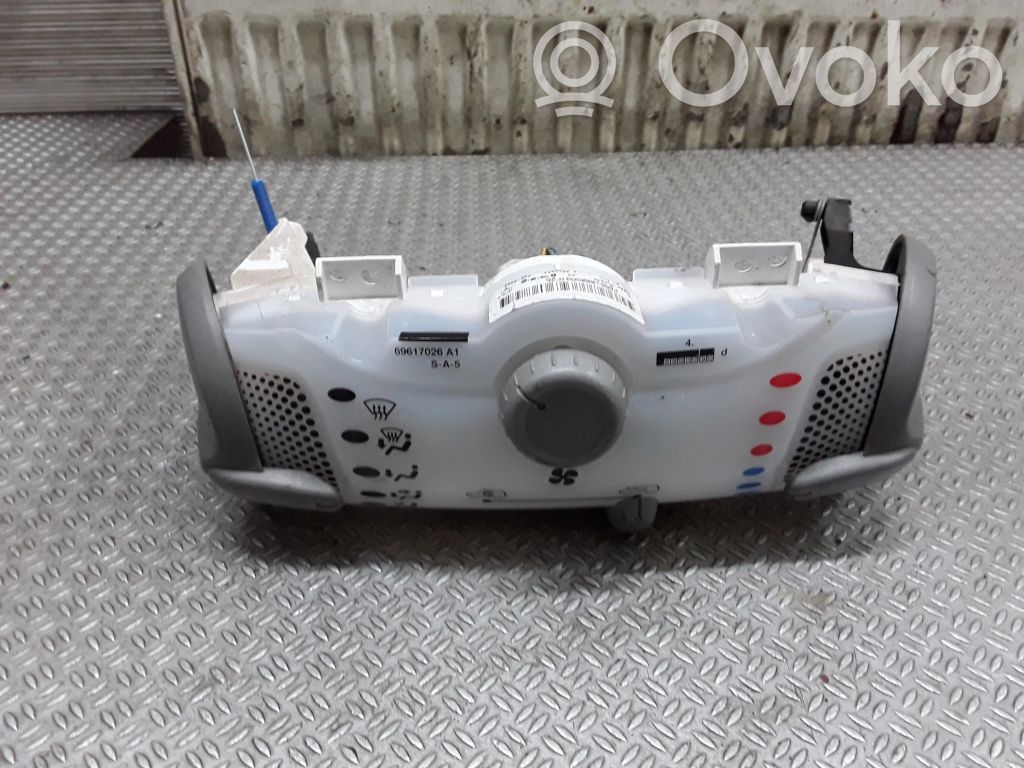 Toyota Aygo AB10 Climate control unit 