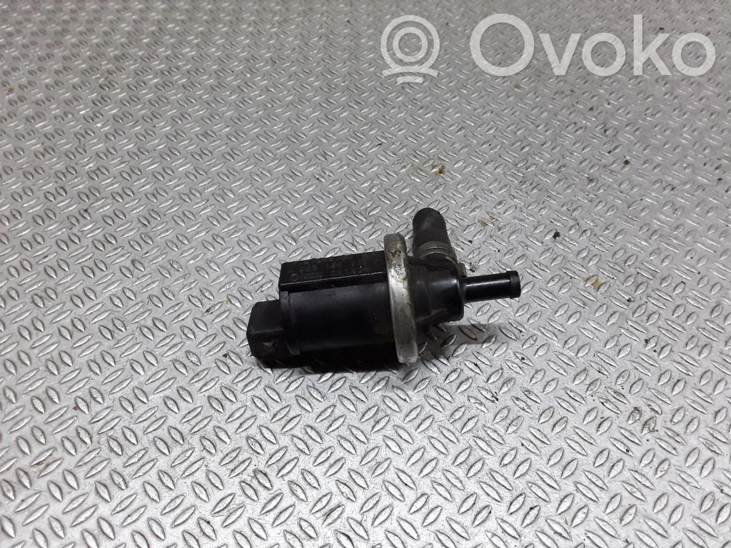 Electroválvula del turbo   048133517