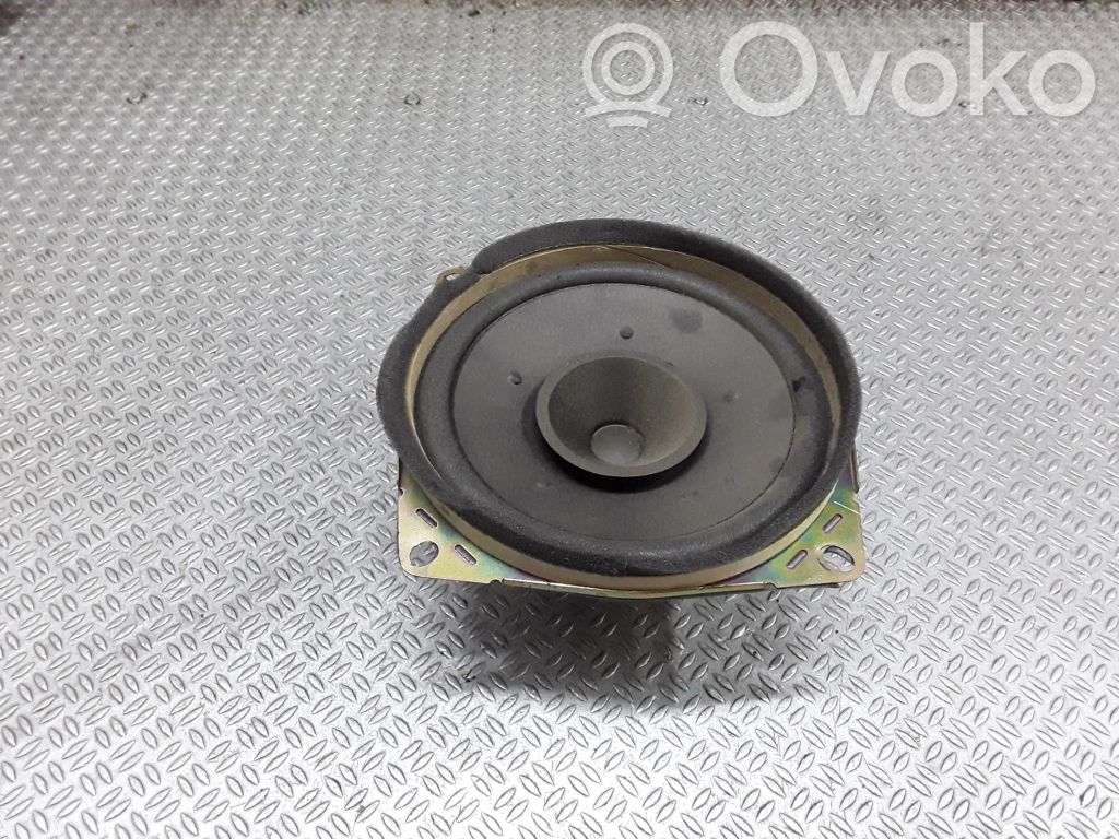Altavoz de la puerta trasera   NW104388