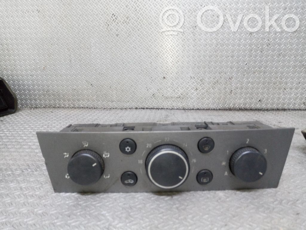Climate control unit   74670703