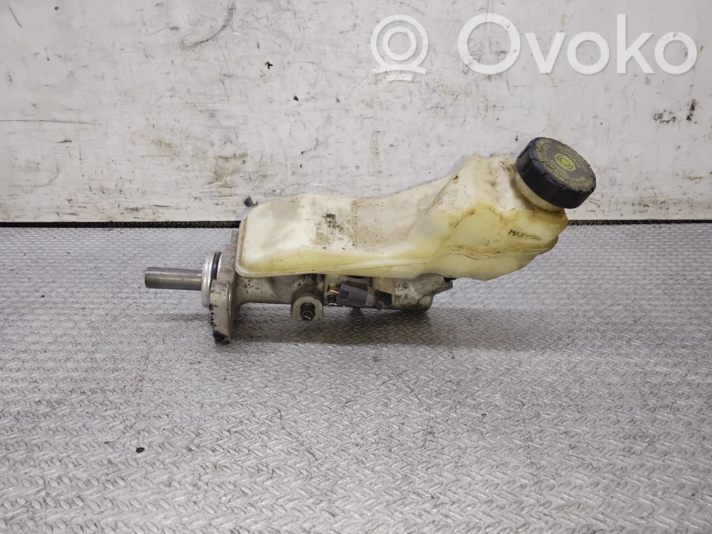 Toyota Corolla E120 E130 Pääjarrusylinteri 