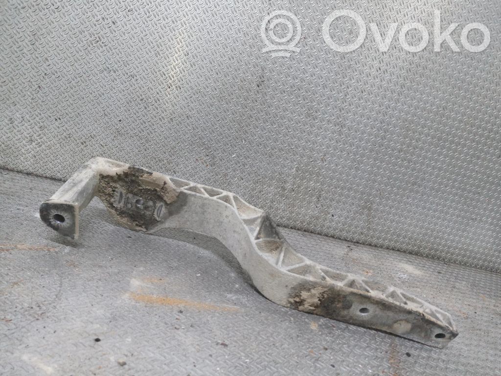 Audi A4 S4 B5 8D Rear differential/diff mount bracket 