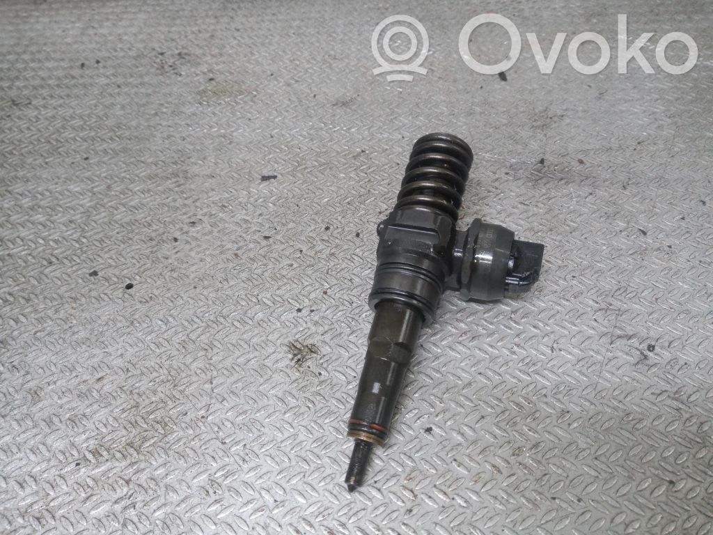 Volkswagen Golf V Injecteur de carburant