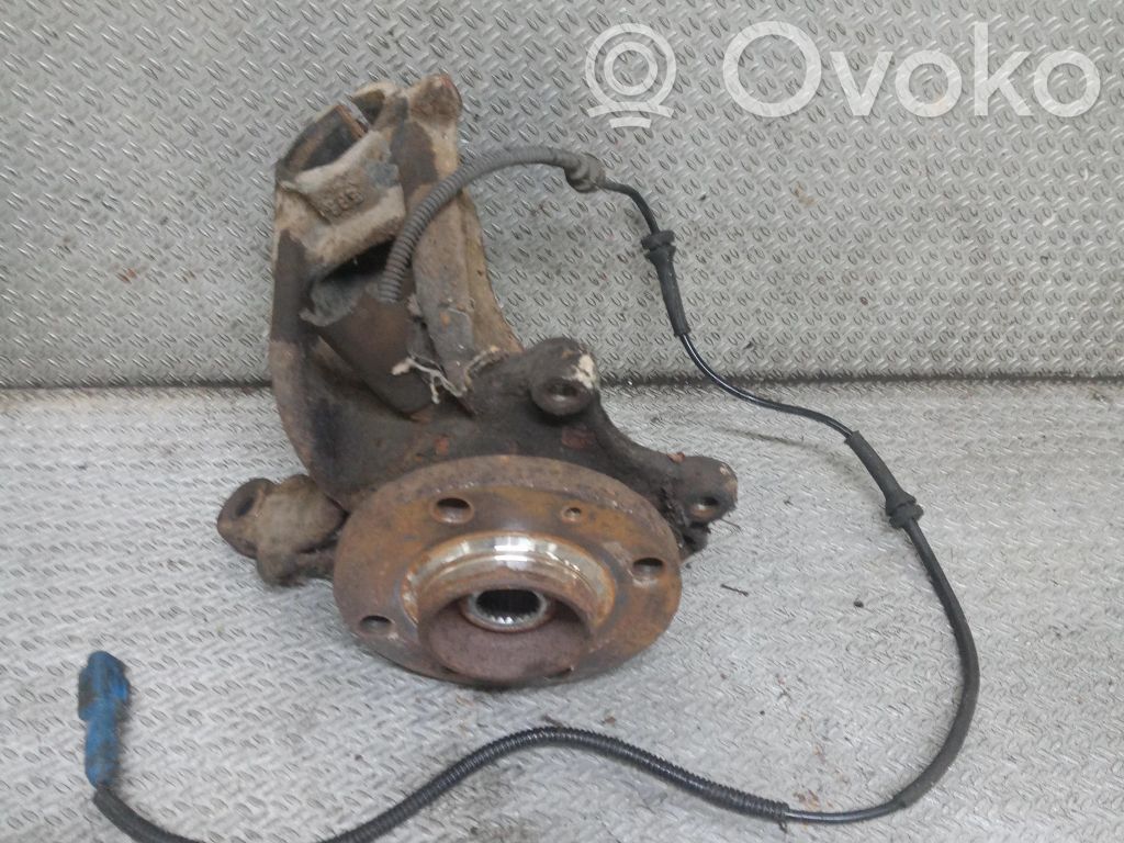 Front wheel hub spindle knuckle
