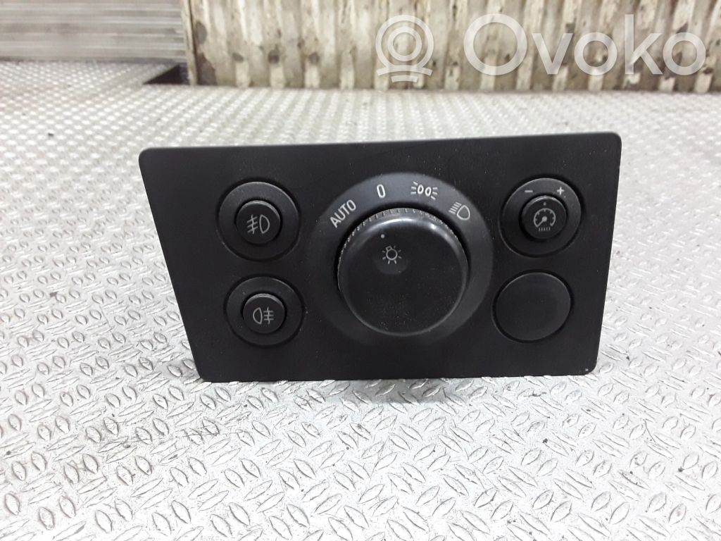 Opel Zafira B Interruptor de luz 