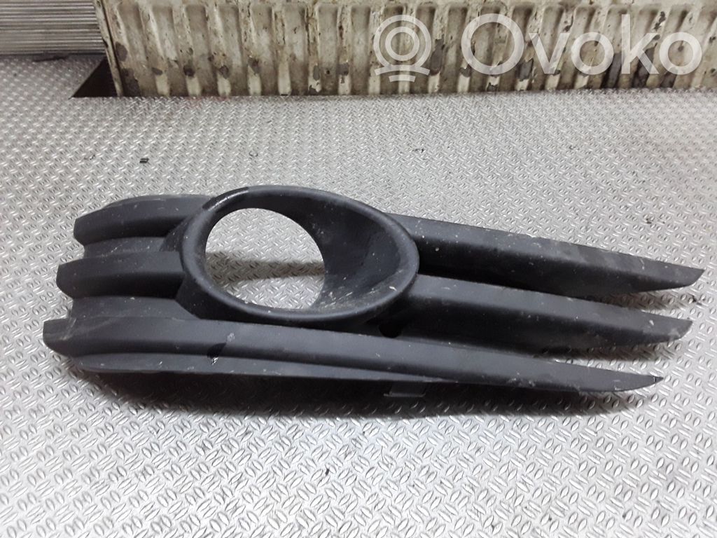 Opel Vectra C Etupuskurin alempi jäähdytinsäleikkö 