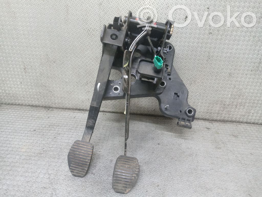 Peugeot 407 Pedal assembly 