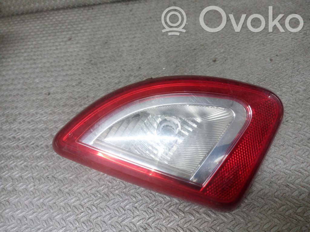 Renault Twingo II Lampy tylnej klapy bagażnika 