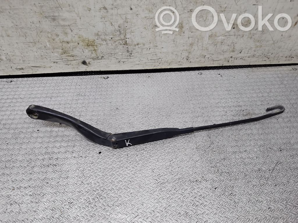 Audi A8 S8 D2 4D Front wiper blade arm 