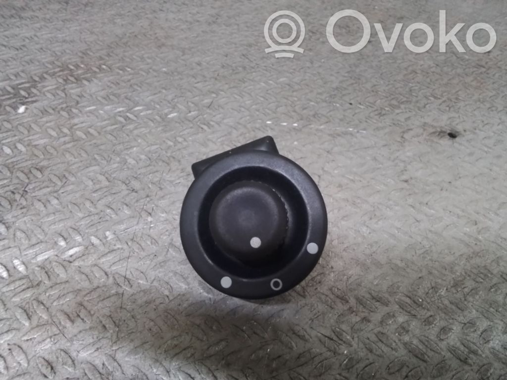 Renault Thalia I Wing mirror switch 