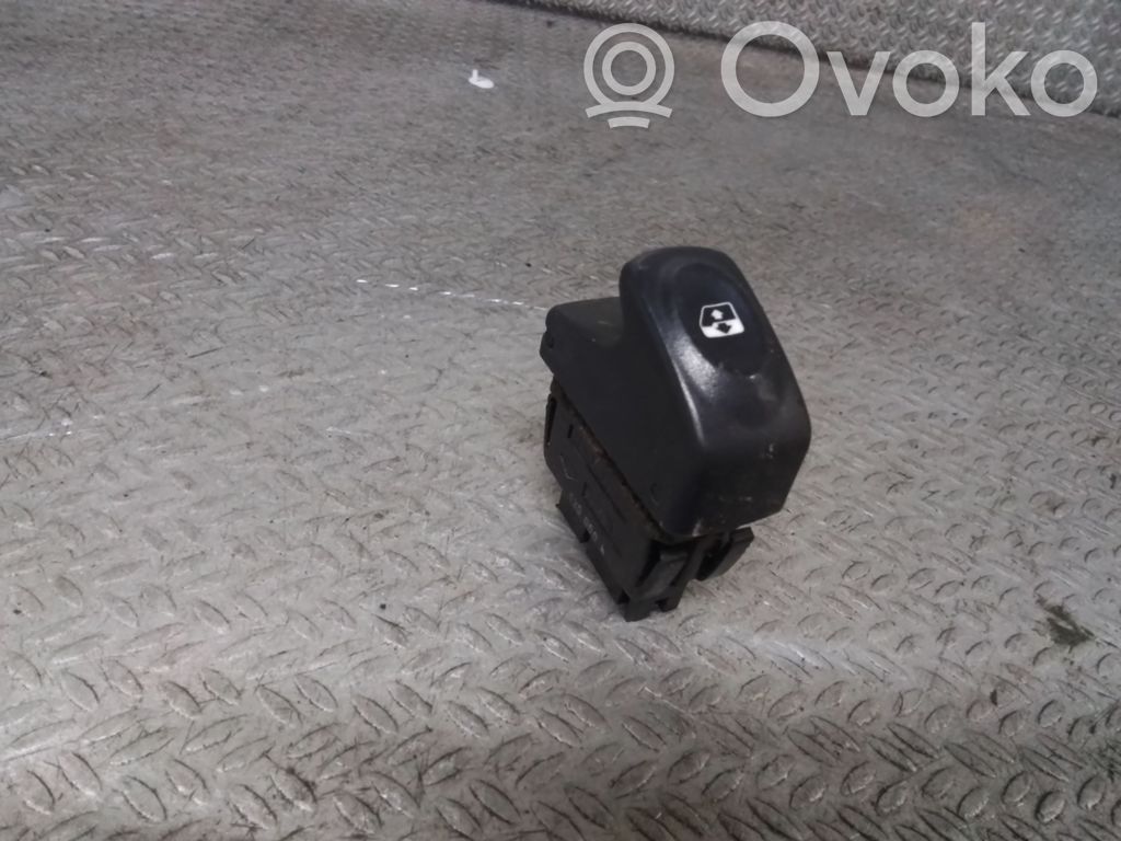 Renault Thalia I Interruptor del elevalunas eléctrico 