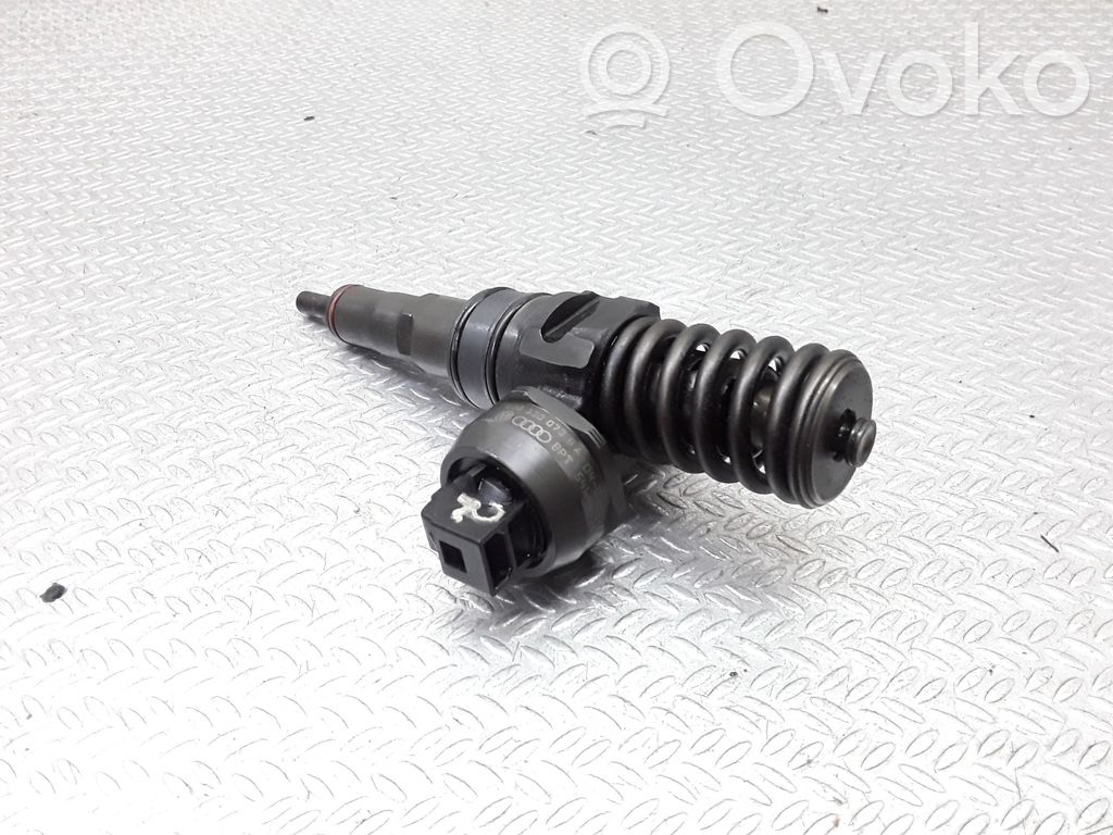 Inyector de combustible   038130073BA
