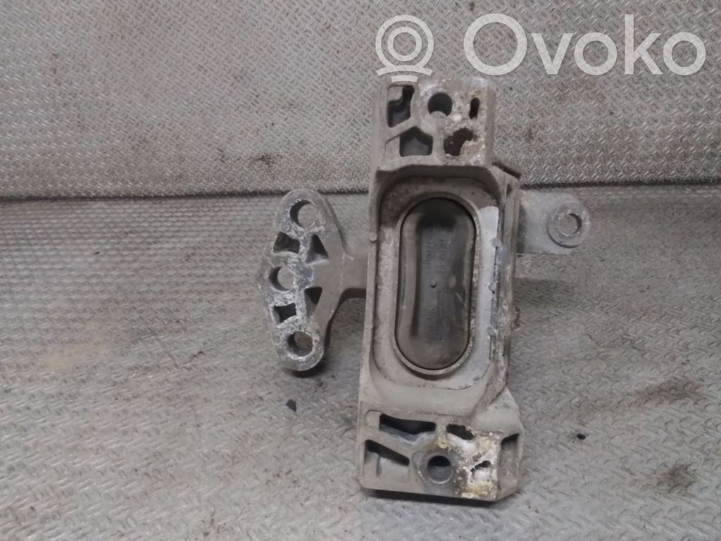 Opel Vectra C Engine mount bracket 