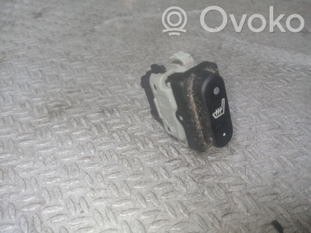 Nissan Qashqai Seat heating switch 