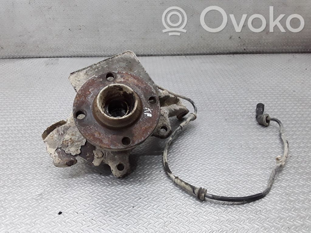 Front wheel hub spindle knuckle