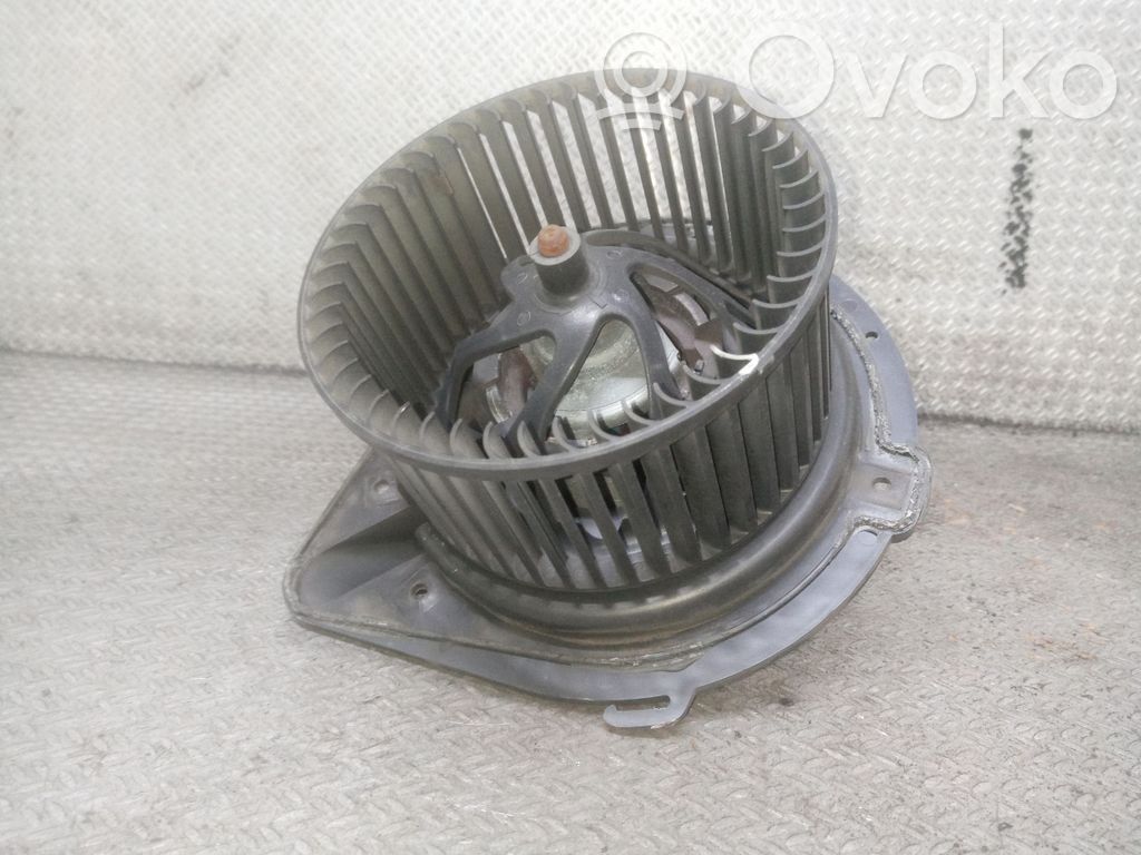 Audi 80 90 S2 B4 Heizungslüfter 