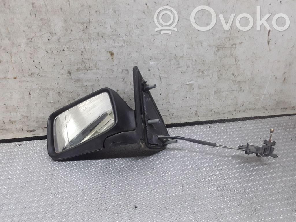 Volkswagen Golf III Manualne lusterko boczne drzwi przednich 