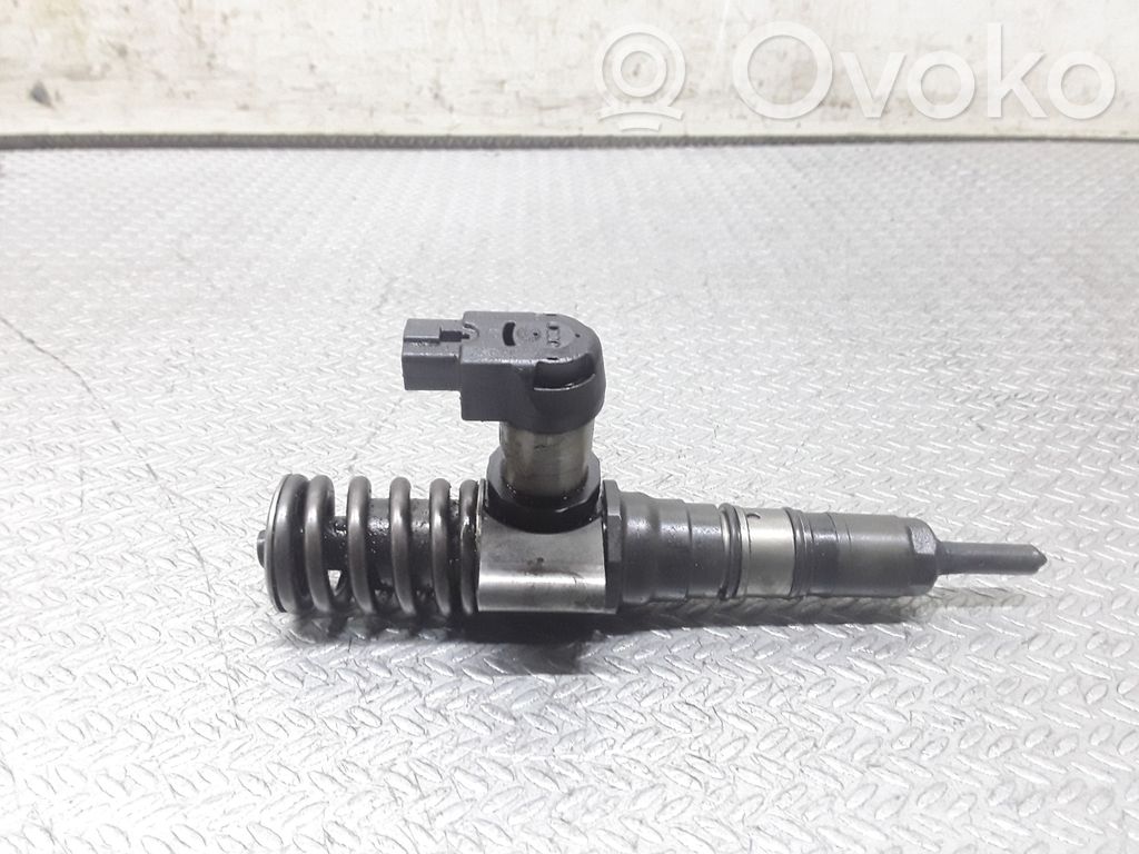 Inyector de combustible   03G130073S