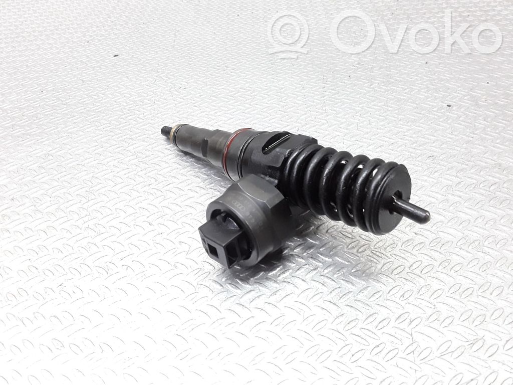 Injektor Einspritzdüse   038130073AC