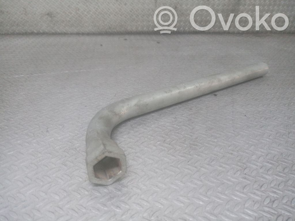 Klucz do śrub / nakrętek kół   4D0012219A