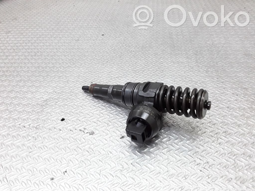 Injektor Einspritzdüse   038130073AK