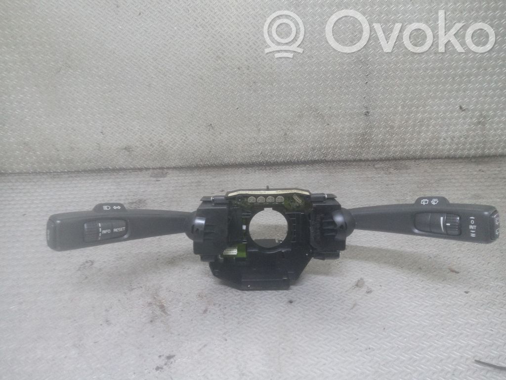 Bloc semnalizator și ștergător parbriz   P30773146