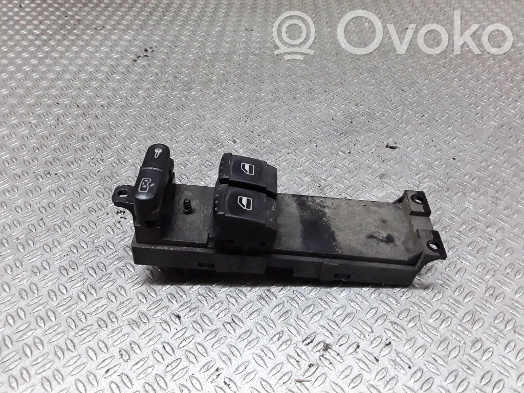 Interruptor del elevalunas eléctrico   1J3959857