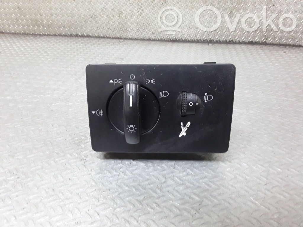Interruptor de luz   4M5T13A024EA