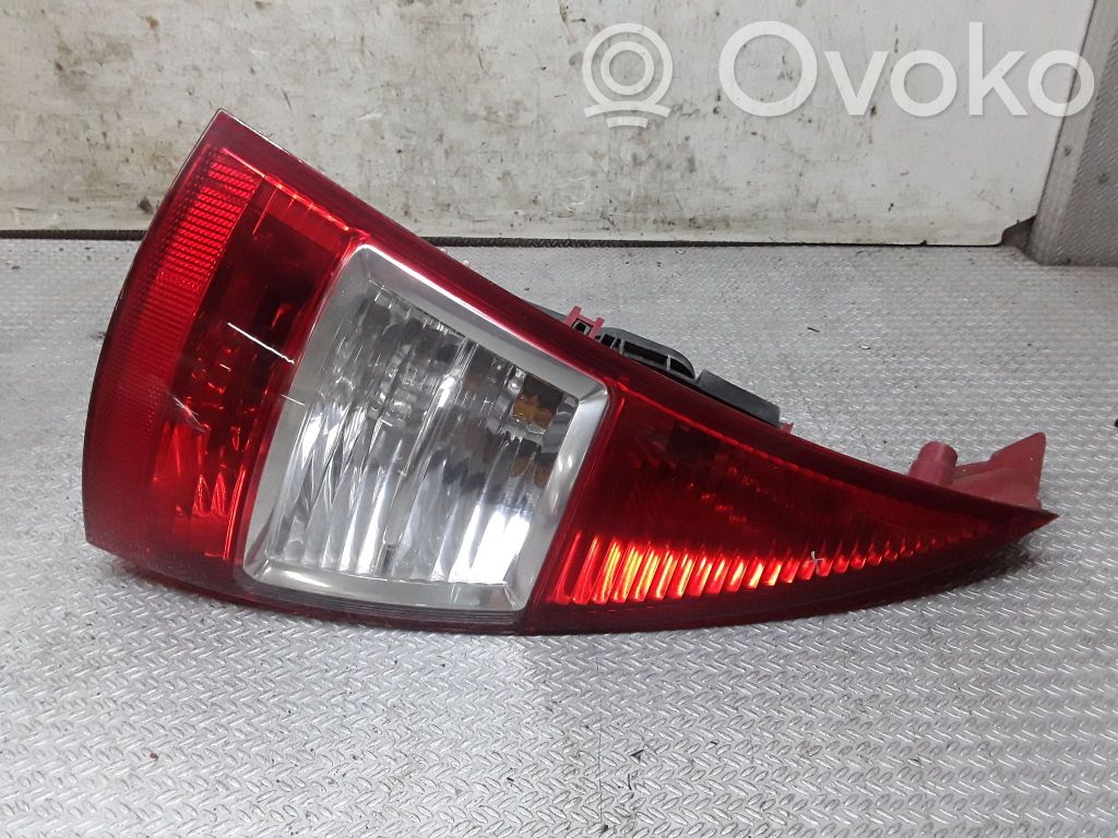 Lampa tylna