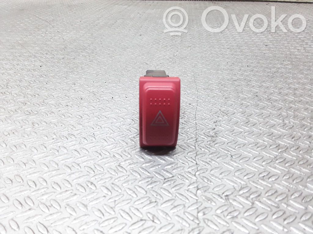 Schalter Warnblinkanlage   M19620