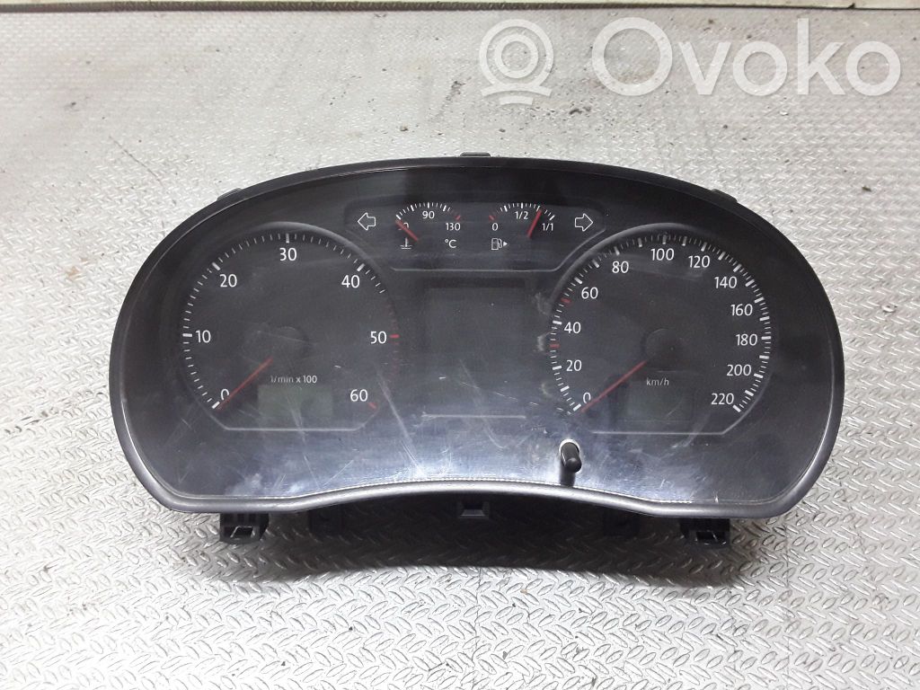 Volkswagen Polo IV 9N3 Geschwindigkeitsmesser Cockpit 
