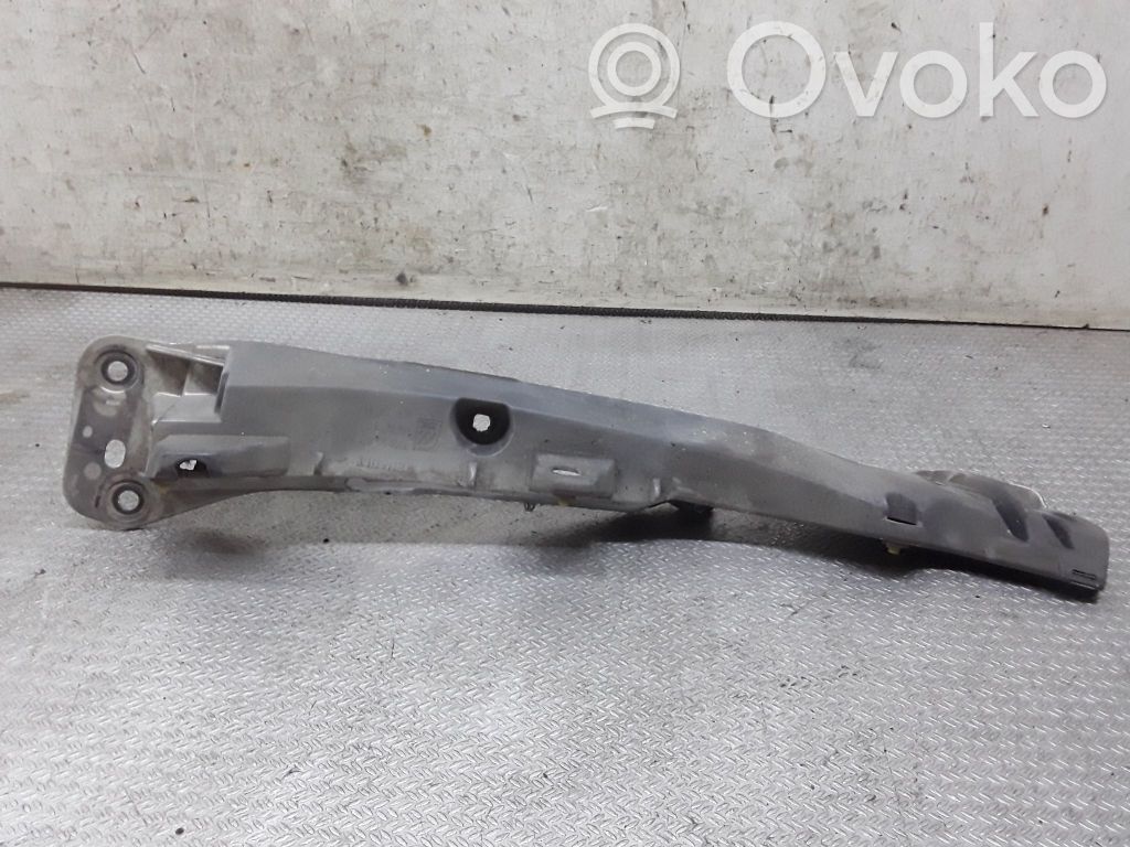 Renault Clio III Fender mounting bracket 