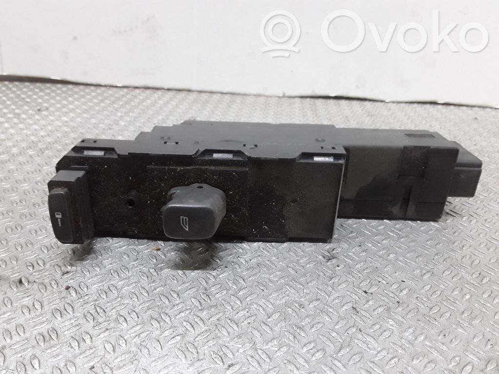 Electric window control switch   8622040