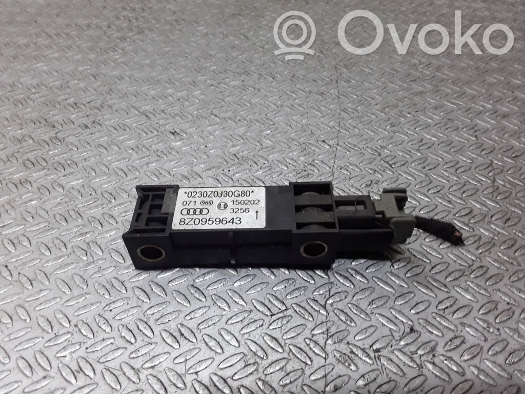 Sensor impacto/accidente para activar Airbag   8Z0959643